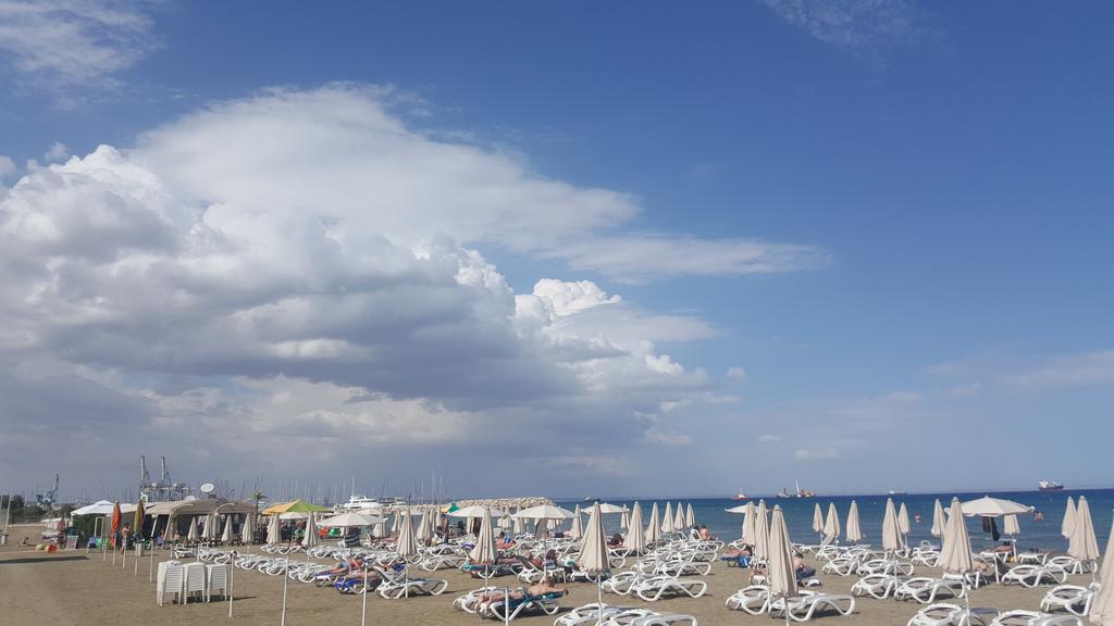 Alex Beach Apartment 51 Larnaca Eksteriør billede